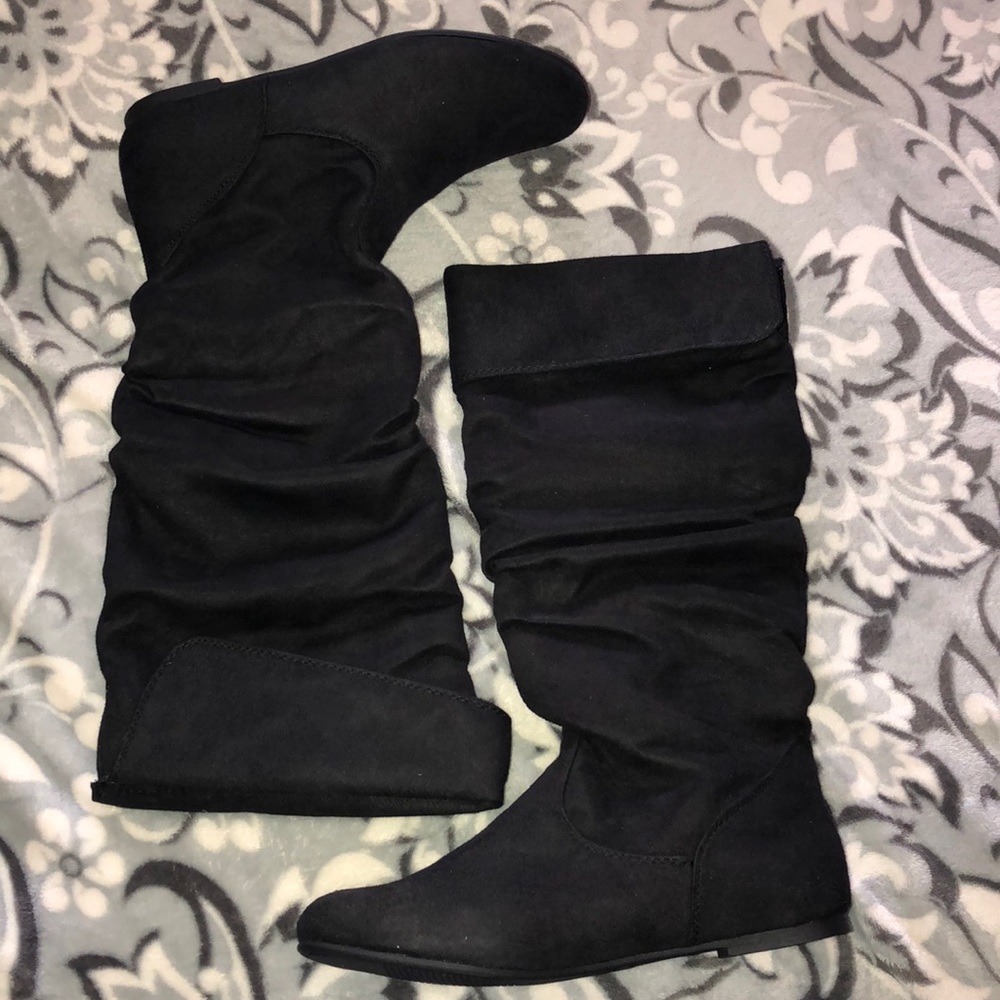 SO BLACK BOOTS